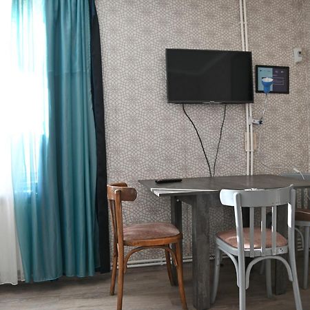 Babulya House Hotel Gjoemri Buitenkant foto