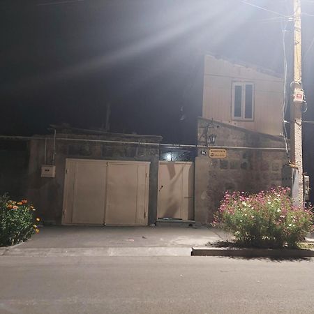 Babulya House Hotel Gjoemri Buitenkant foto