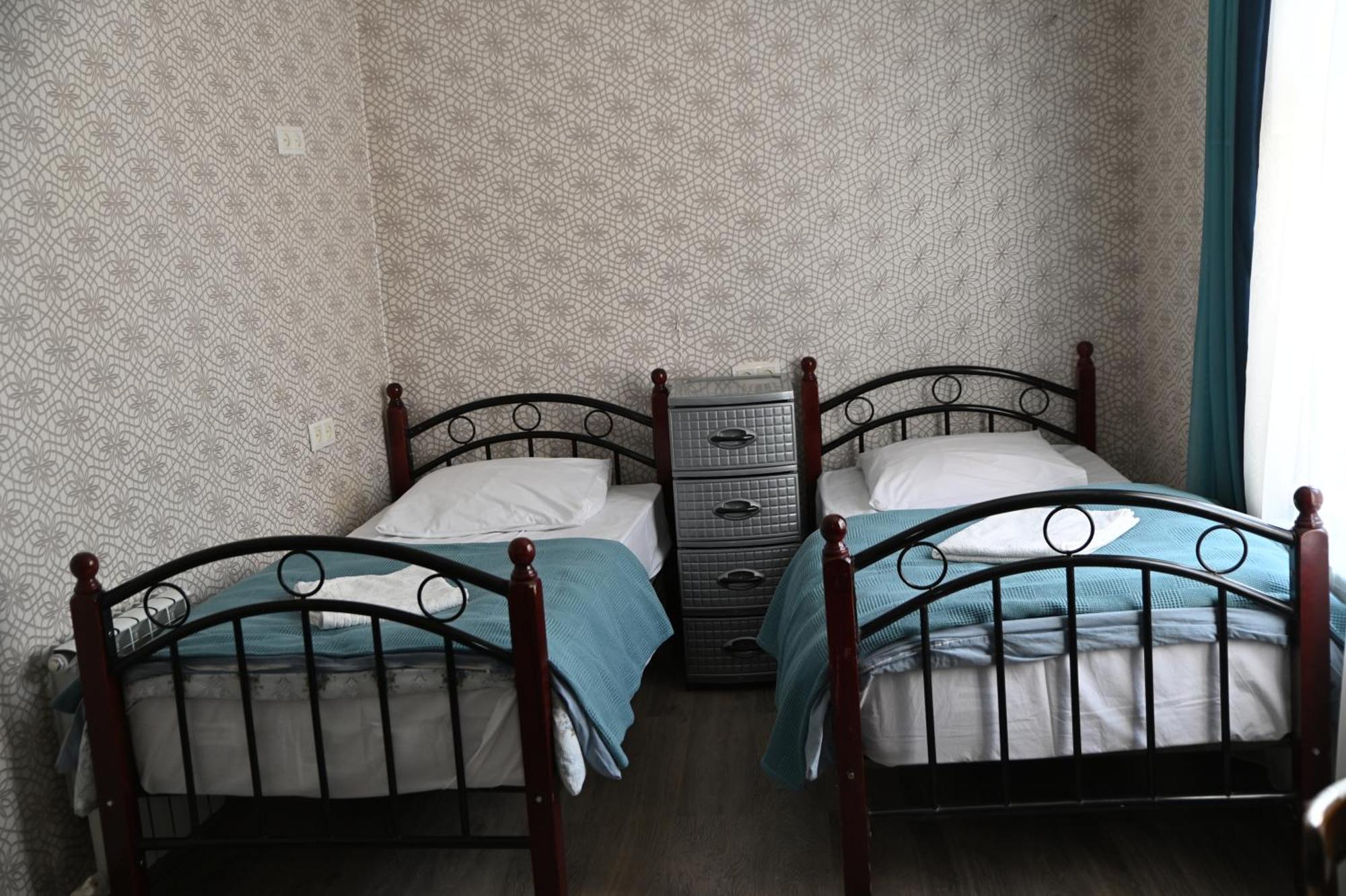 Babulya House Hotel Gjoemri Buitenkant foto